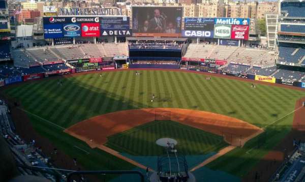 Yankee Stadium, section: 420b, row: 9