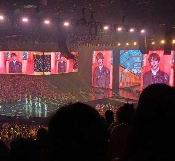 Allstate Arena, section: 212, row: G, seat: 3
