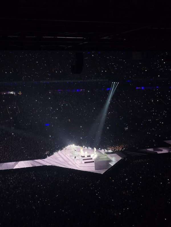 Paris La Défense Arena, section: 402, row: 61, seat: 28