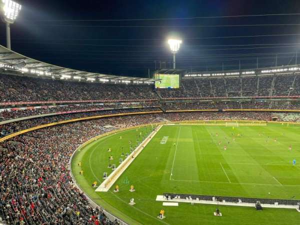 Melbourne Cricket Ground, section: Q8, row: A, seat: 8