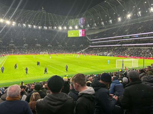 Tottenham Hotspur Stadium, section: 114, row: 21, seat: 433