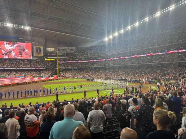 Daikin Park, section: 112, row: 26, seat: 2
