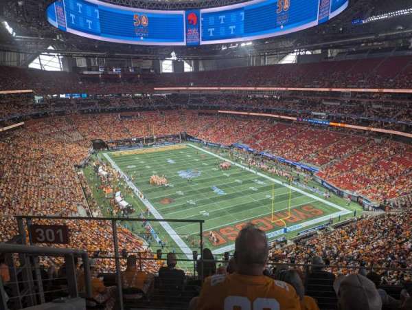 Mercedes-Benz Stadium, section: 301, row: 7, seat: 22