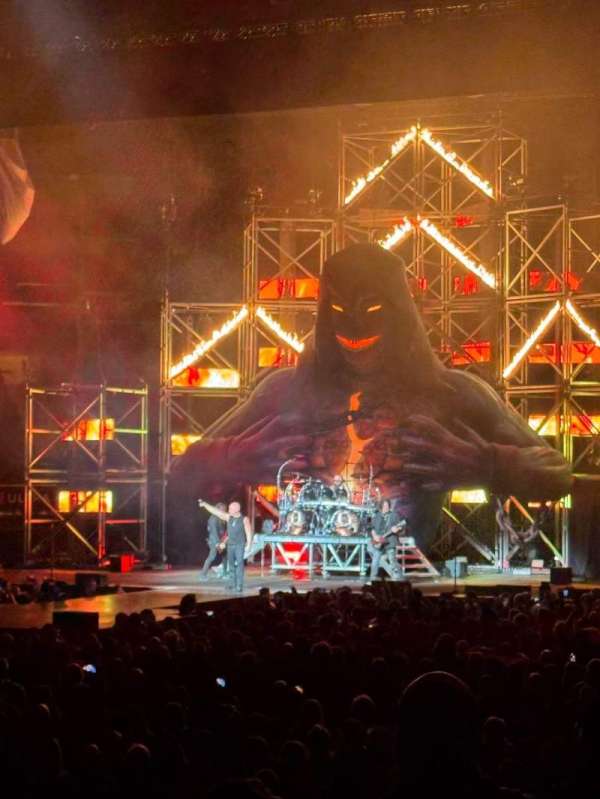 Madison Square Garden, section: 105, row: 6, seat: 7