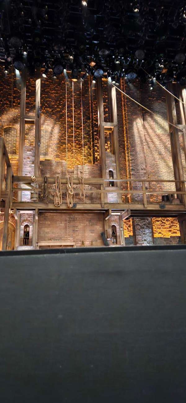 Victoria Palace Theatre, section: Stalls, row: A, seat: 31