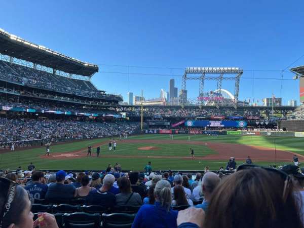 T-Mobile Park, section: 123, row: 25, seat: 4