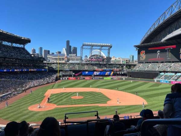 T-Mobile Park, section: 226, row: 6, seat: 1