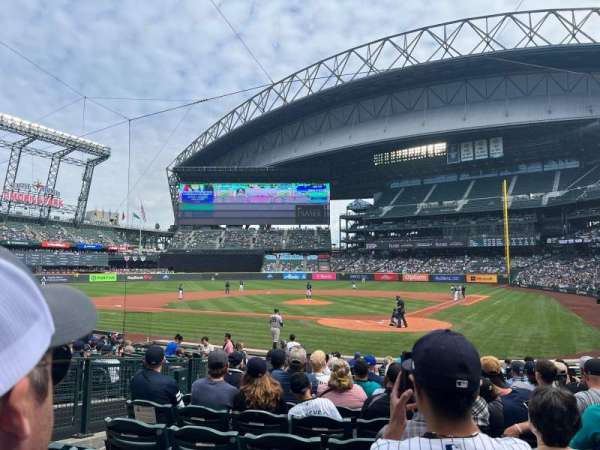 T-Mobile Park, section: 133, row: 17, seat: 4