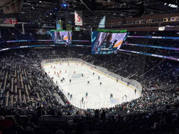 Climate Pledge Arena, section: 122, row: Q, seat: 20