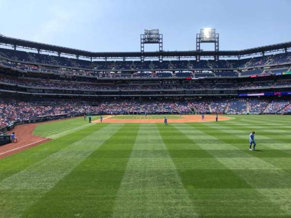 Citizens Bank Park, section: 105, row: 1, seat: 17