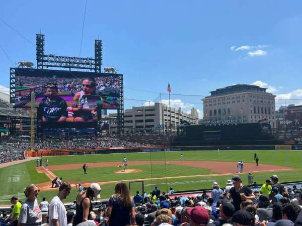Comerica Park, section: 124, row: 32, seat: 15