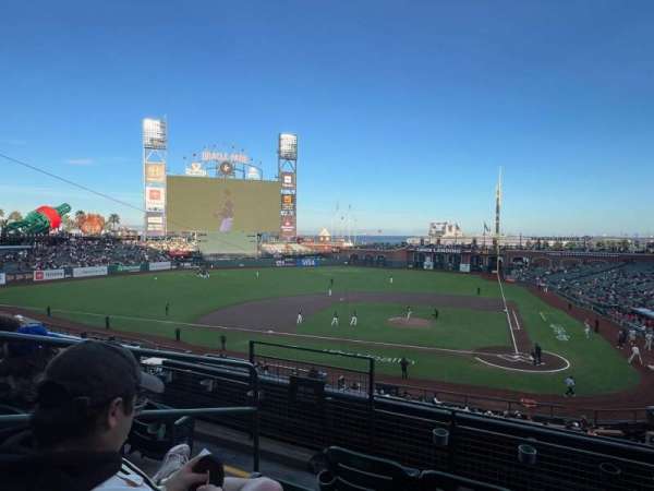 Oracle Park, section: 220, row: D, seat: 11