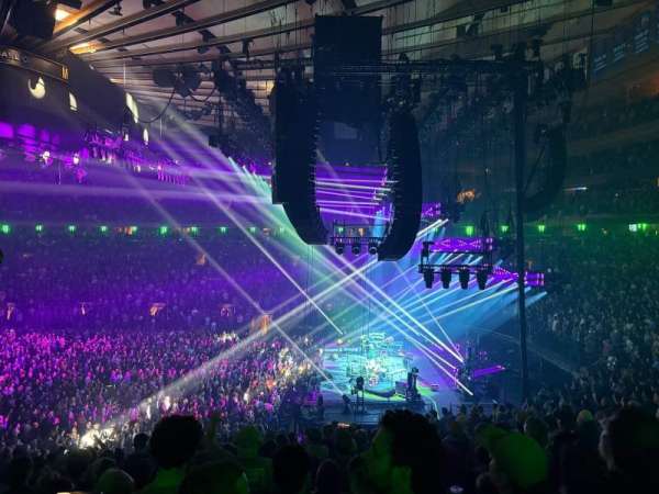 Madison Square Garden, section: 109, row: 22, seat: 9