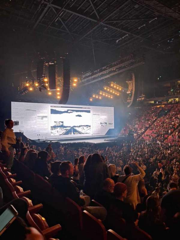 Centre Bell, section: 124, row: G, seat: 1