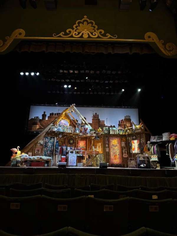 Manchester Opera House, section: Stalls, row: F, seat: 18