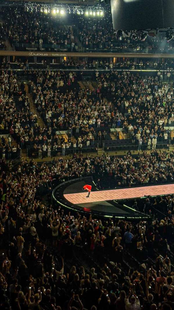 Madison Square Garden, section: 209, row: 2, seat: 5