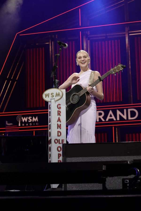 Grand Ole Opry House, section: 04, row: BB, seat: 4
