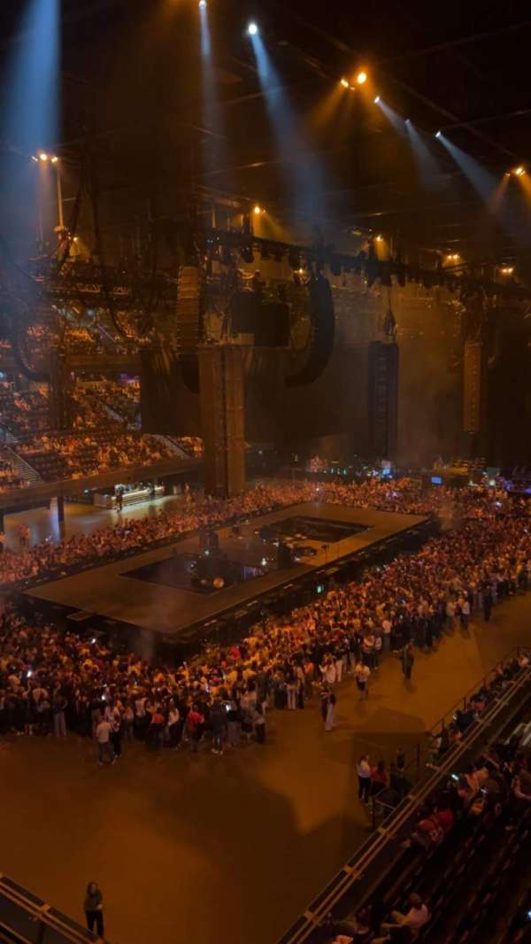 Ziggo Dome, section: 206, row: 1, seat: 165