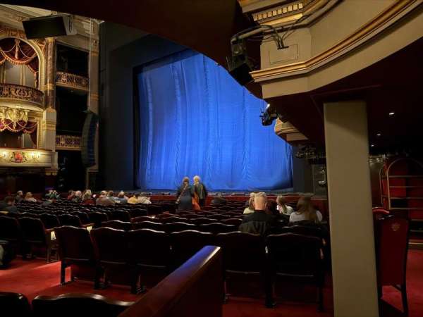 Theatre Royal Drury Lane, section: Stalls, row: O, seat: 6