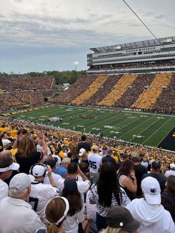 Kinnick Stadium, section: 101, row: 77