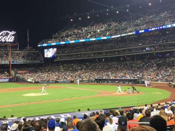 Citi Field, section: 122, row: 18, seat: 6