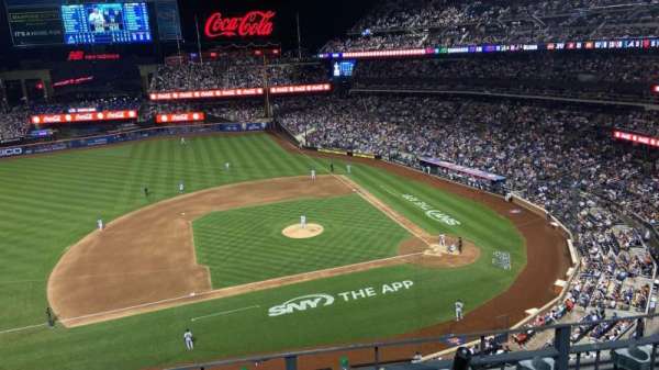 Citi Field, section: 421, row: 3, seat: 20