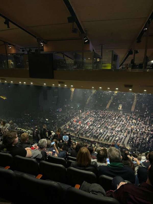 Madison Square Garden, section: 225, row: 21, seat: 16
