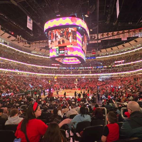 United Center, section: 116, row: 10, seat: 5