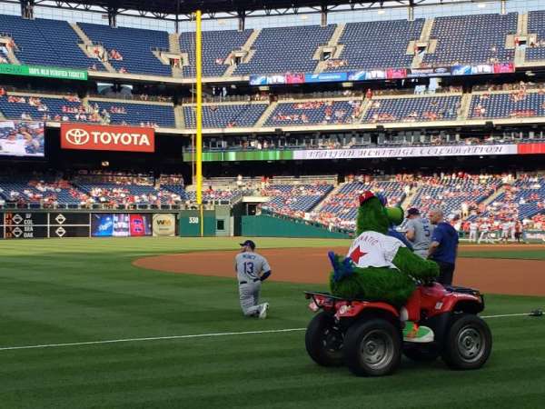 Citizens Bank Park, section: 135, row: 3, seat: 9