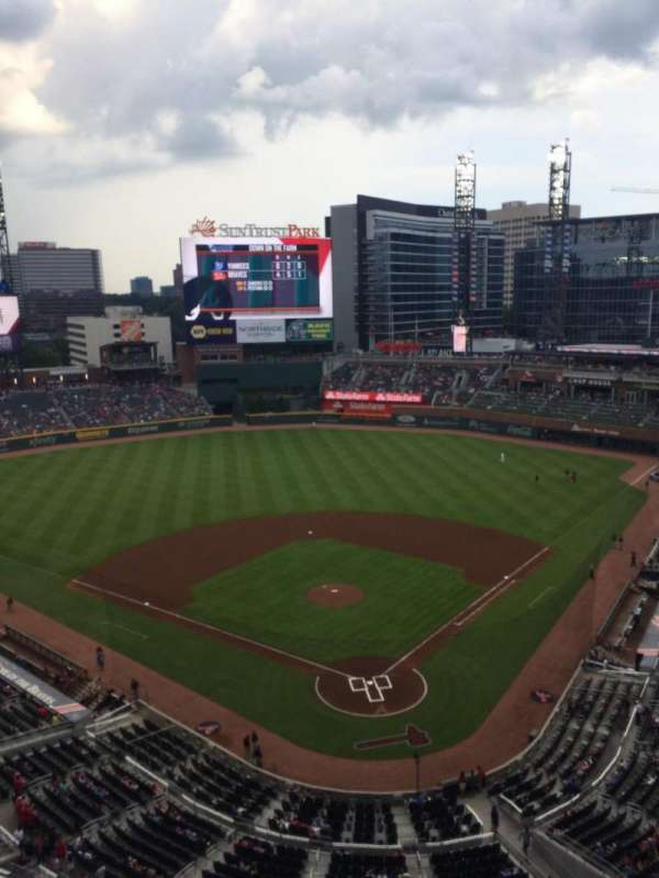 Truist Park, section: 427, row: 1, seat: 4