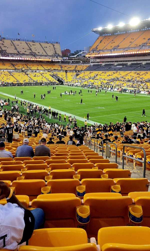 Acrisure Stadium, section: 142, row: Y, seat: 3