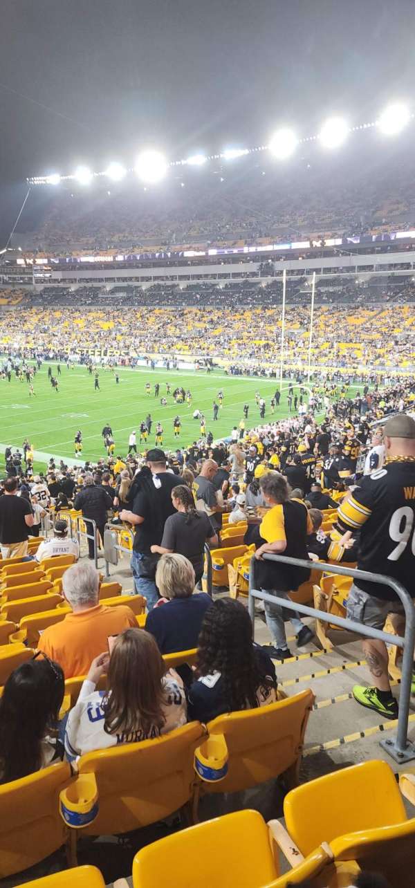 Acrisure Stadium, section: 142, row: Y, seat: 3