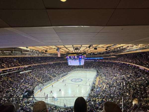 Madison Square Garden, section: 418, row: 2, seat: 219