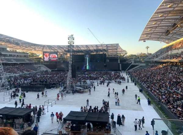 BMO Stadium, section: 220, row: C, seat: 2