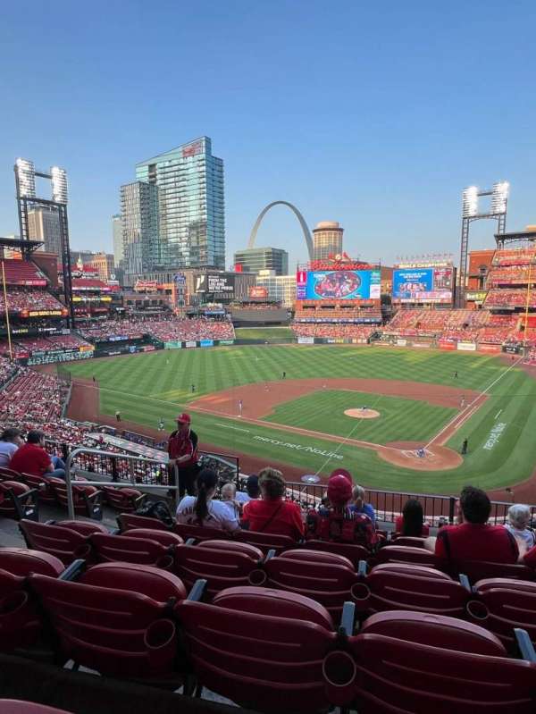 Busch Stadium, section: 252, row: 7, seat: 14