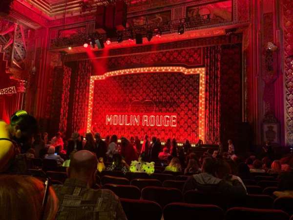 Hollywood Pantages Theatre, section: Orchestra RC, row: T, seat: 208