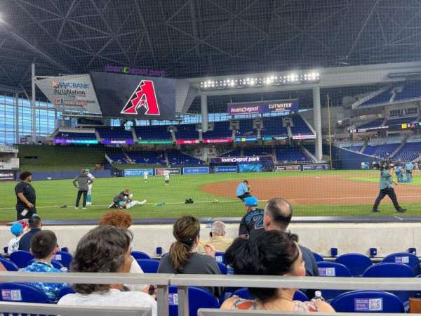 LoanDepot Park, section: 22, row: A, seat: 9