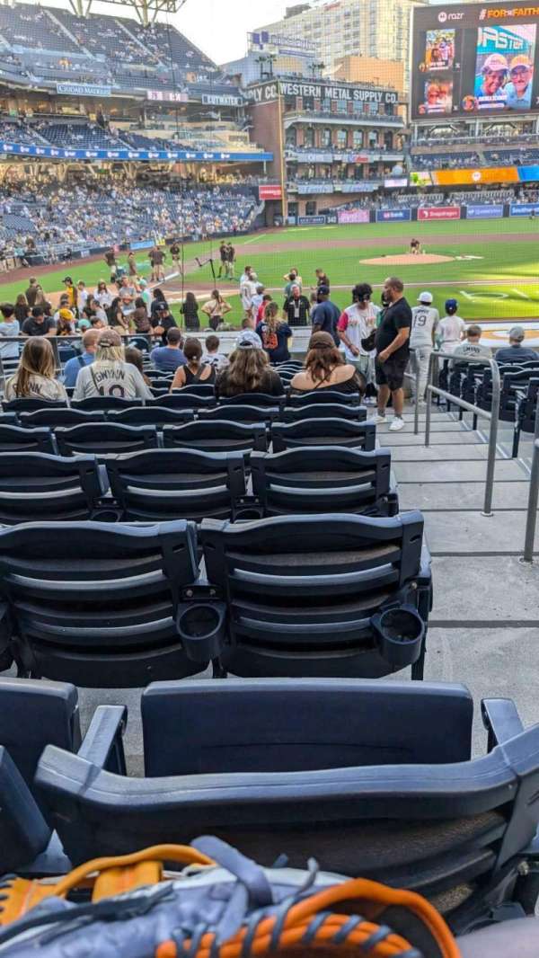 Petco Park, section: 105, row: 20, seat: 17