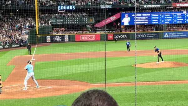 T-Mobile Park, section: 125, row: 13, seat: 8
