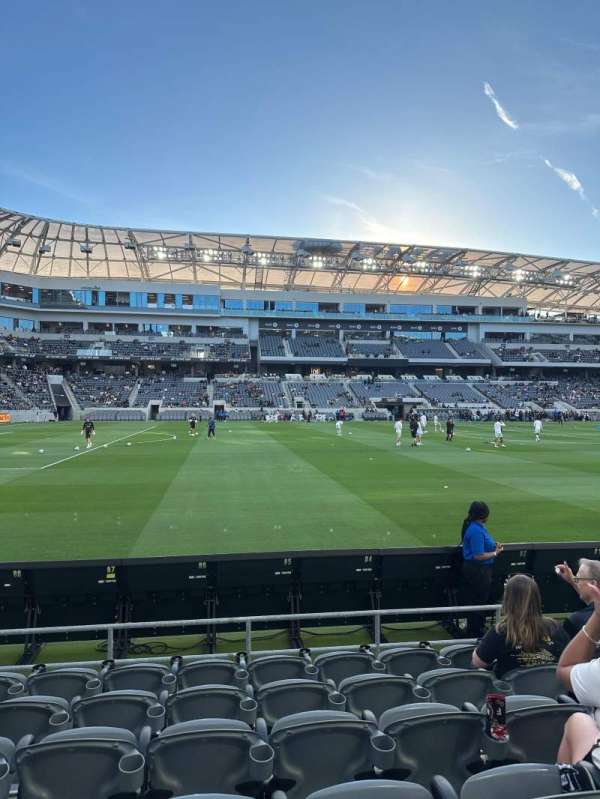 BMO Stadium, section: 117, row: F, seat: 6