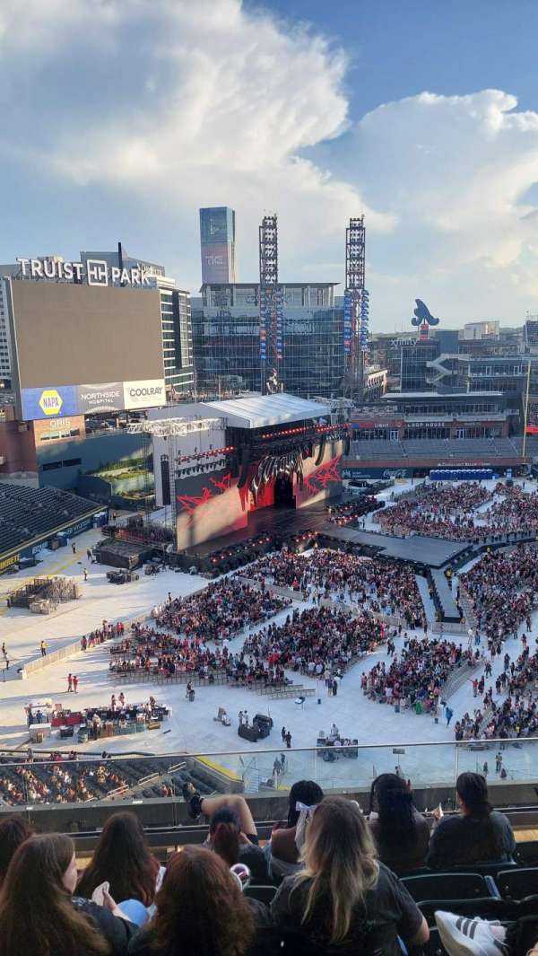 Truist Park, section: 439, row: 6, seat: 6