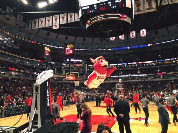 United Center, section: 105, row: L, seat: 7