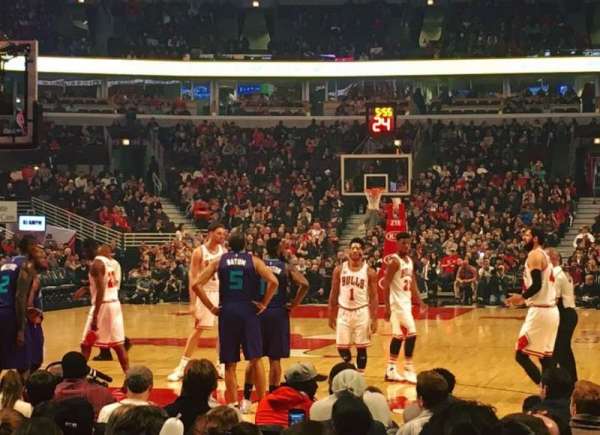 United Center, section: 105, row: L, seat: 7