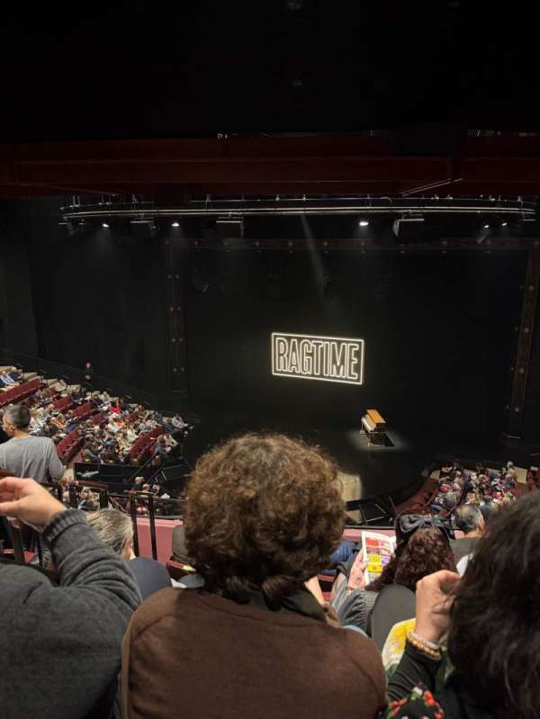 Vivian Beaumont Theater, section: Loge C, row: E, seat: 401