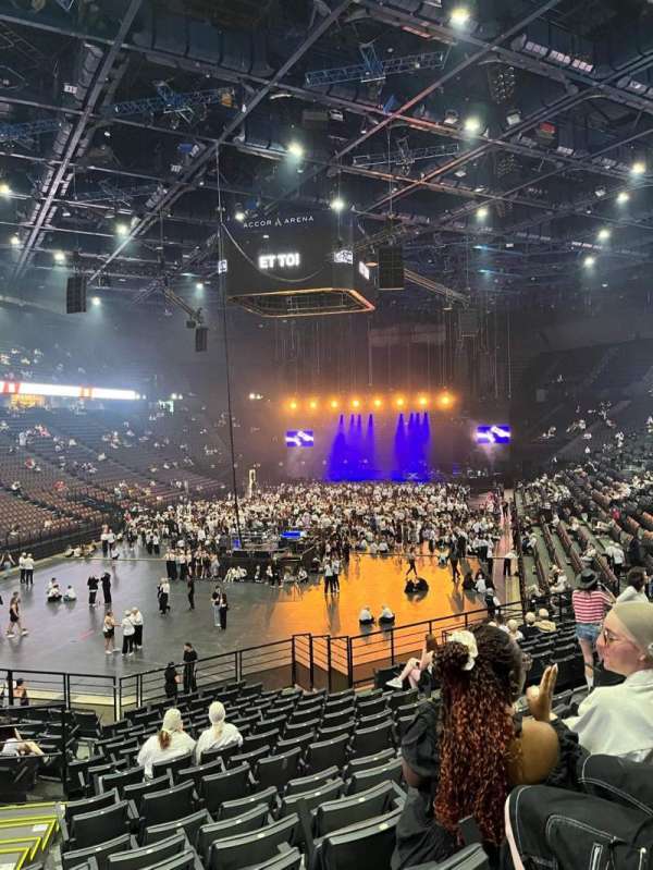 Accor Arena, section: Balcon B, row: 8, seat: 14