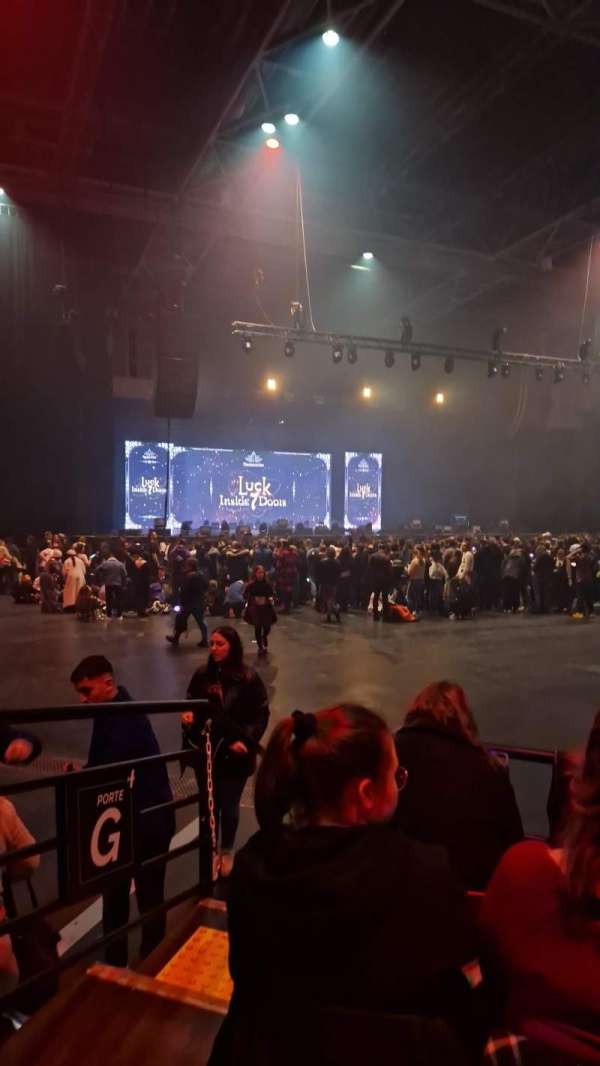 Zénith Paris, section: G, row: 8, seat: 71