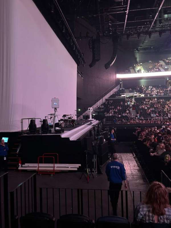 Royal Arena, section: 117, row: 11, seat: 343