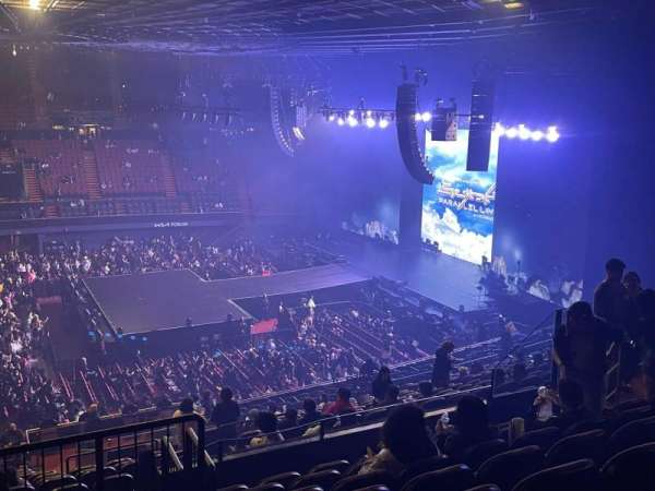 Kia Forum, section: 209, row: 8, seat: 1