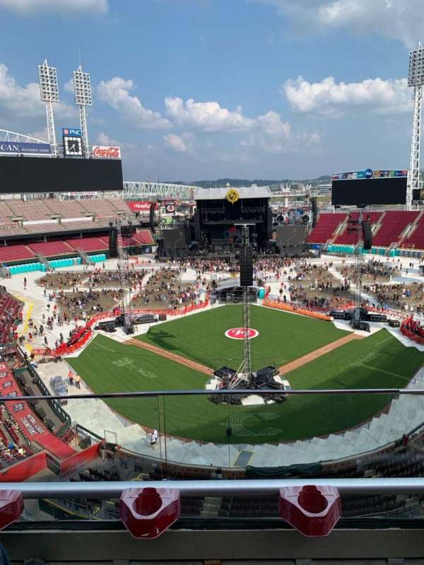 Great American Ball Park, section: 423, row: B, seat: 3