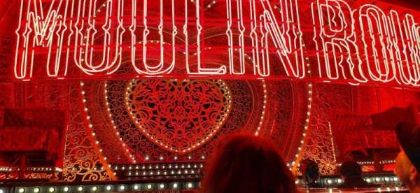 Piccadilly Theatre, section: Stalls, row: B, seat: 19